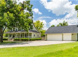 1540 Fm 522 Rd, West Columbia, TX 77486