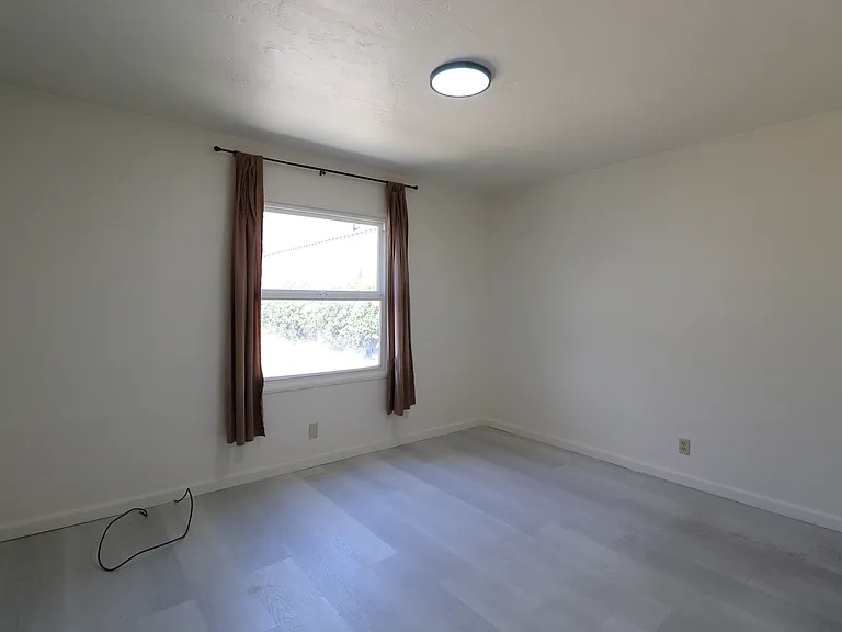 116 S Halcyon Rd — Photo 10