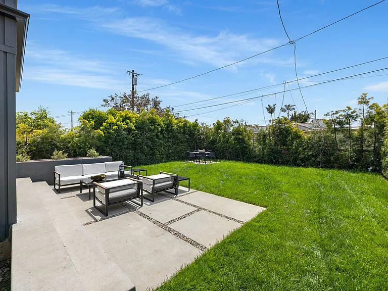 4323 Beethoven St — Photo 32