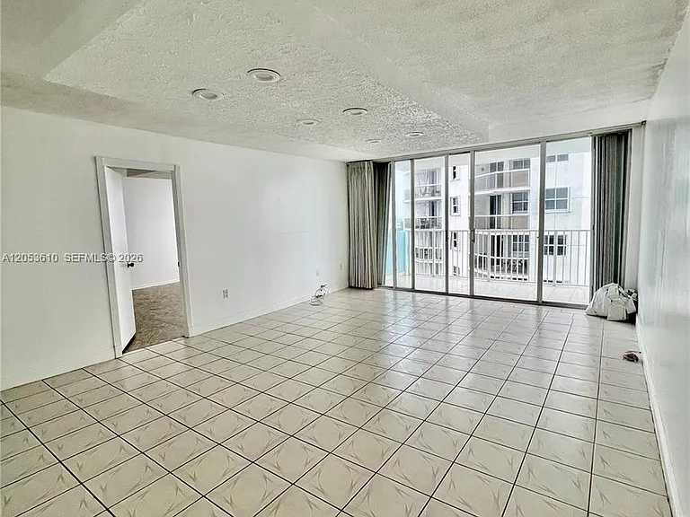 5838 Collins Ave #7E — Photo 10