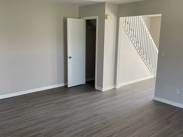 5623 NW 66th Ter #5623 — Photo 5