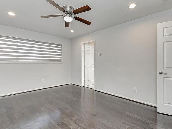 2nd image of 4130 N Braeswood Blvd