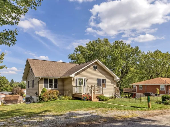 137 Crest Dr, Delmont, PA 15626
