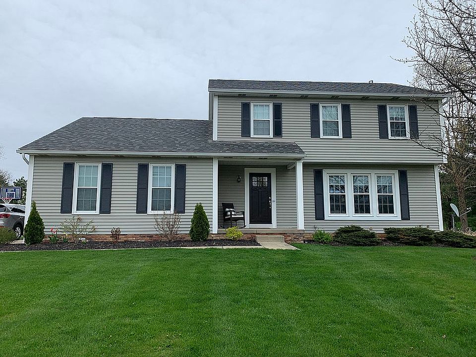 1st image of 829 Brookfield Dr