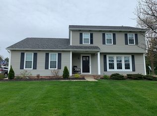 829 Brookfield Dr, Aurora, OH 44202