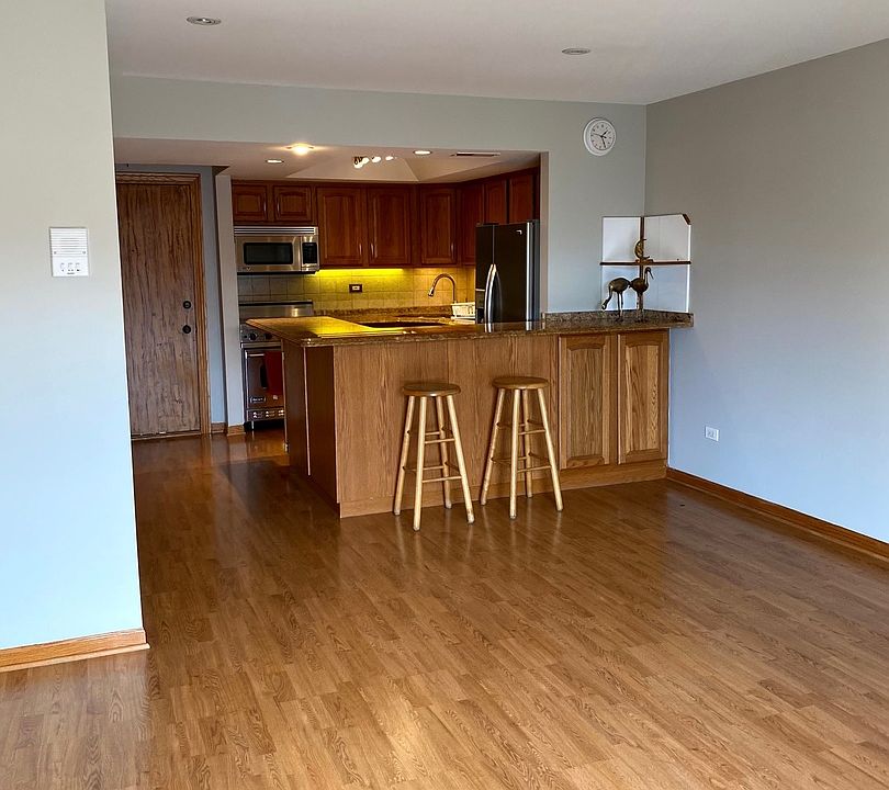 1st image of 5848 W 76th Pl Unit 301