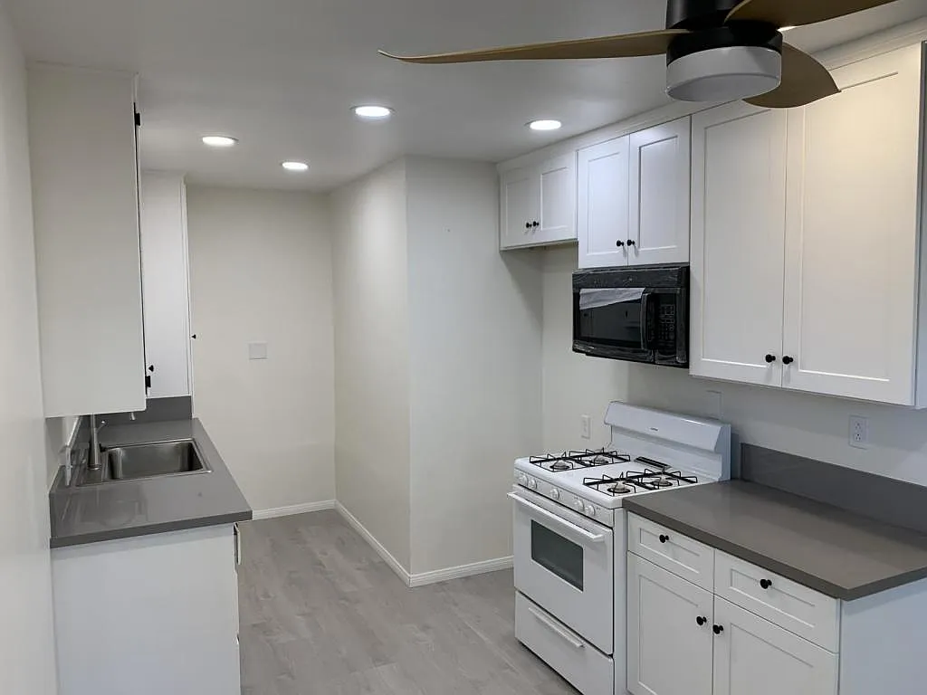 13834 Christine Dr. "B" Whittier, CA — Photo 2