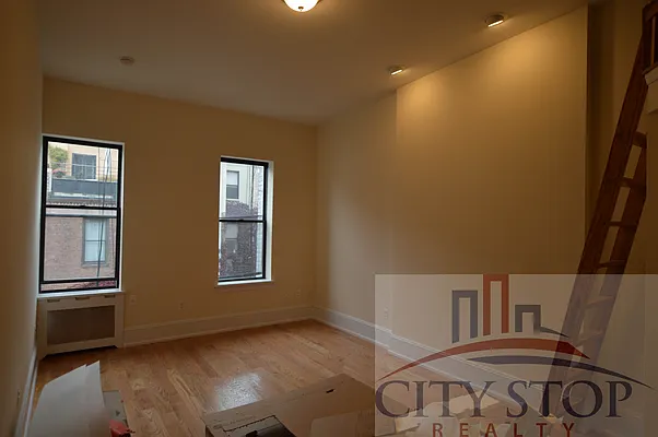 Rented by City Stop Realty | media 3