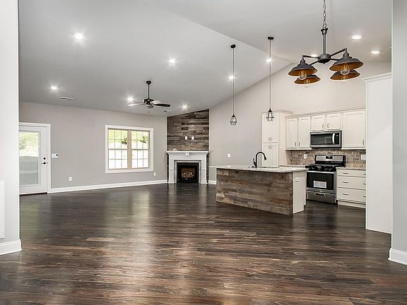 3rd image of 87 Mill Race Ct