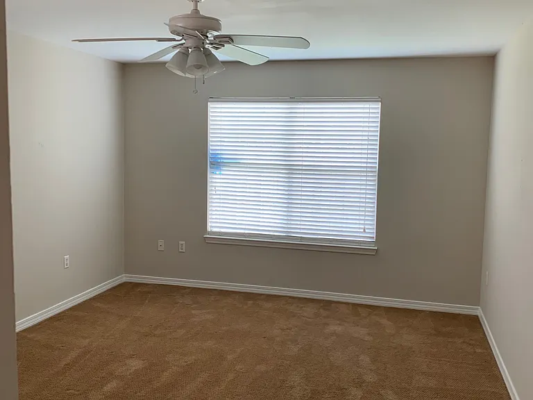 4650 Windstarr Dr — Photo 11