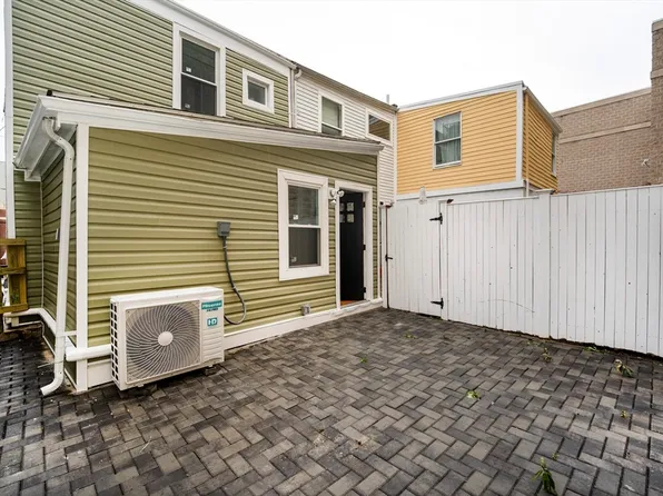 41 Haverford St #41, Jamaica Plain, MA 02130
