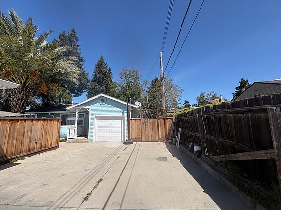 3rd image of 715 Schafer Rd