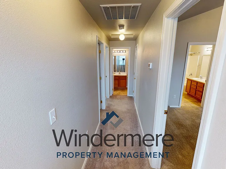 1243 SE Newgate Dr — Photo 8