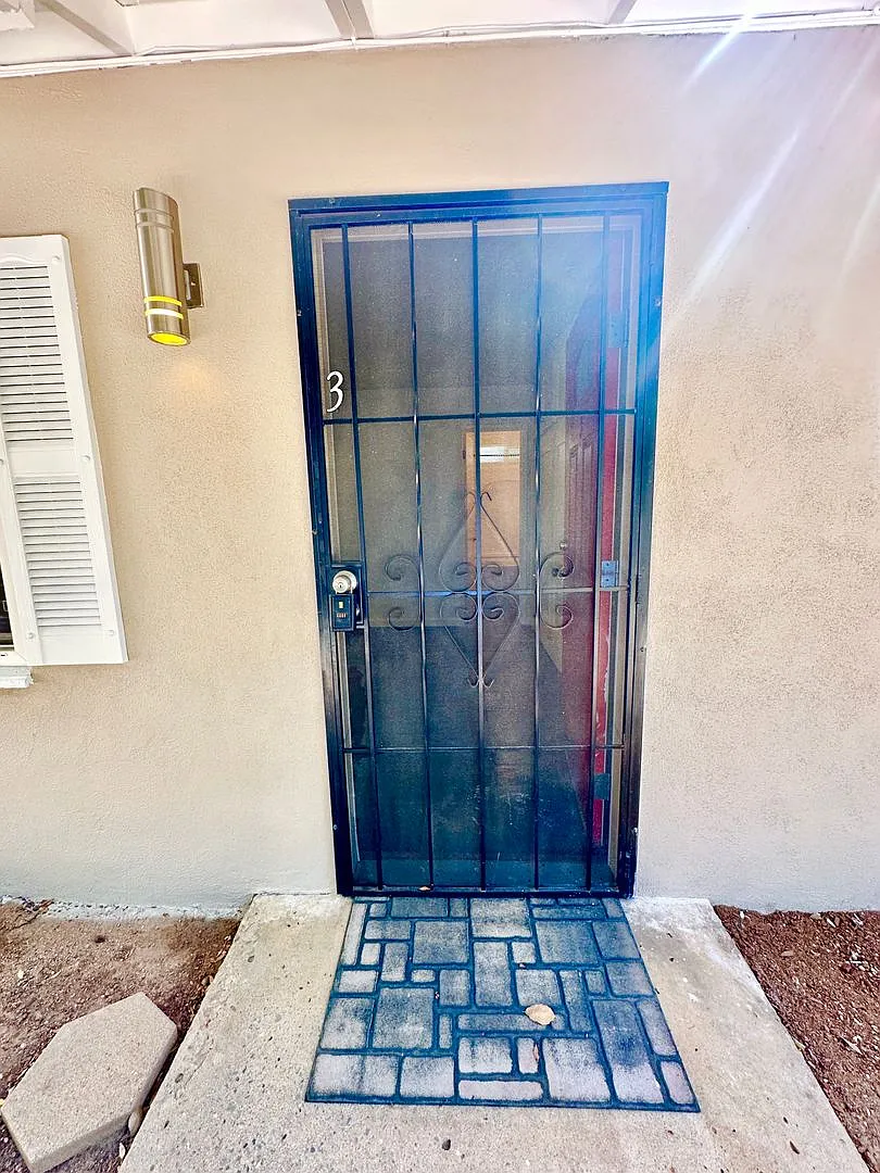 Darling Upgraded Studio Unit in Park Like Setting, Minutes to I-15 & Downtown Fallbrook! — Photo 2