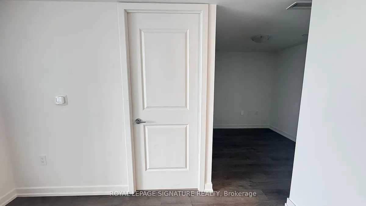 Building Photo - 556 Marlee Ave #813