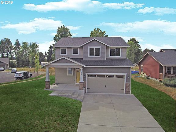 4th image of 615 NE Joann Dr