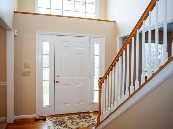 2nd image of 5664 Chancery Pl