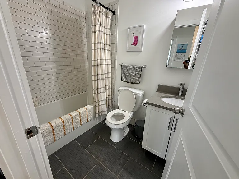 376 Windsor St #2 — Photo 7