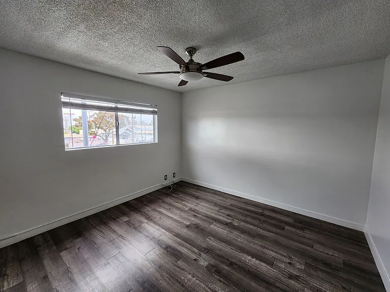 1576 Locust Apts LLC — Photo 7