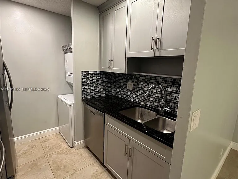9976 Twin Lakes Dr #35 — Photo 8