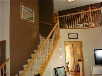 4th image of 9383 Saint Johns Pl NE