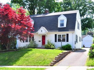 157 Walden St, West Hartford, CT 06107