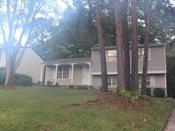2nd image of 3228 Winchelsea Dr