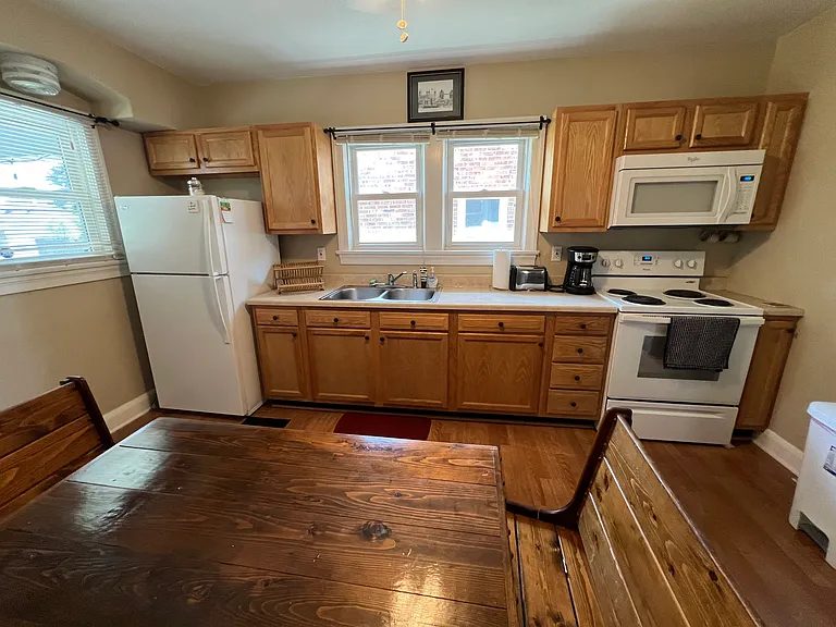 122 Olive Ave — Photo 3