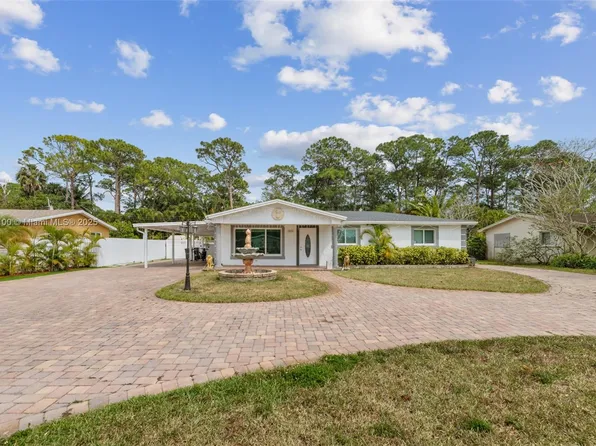 410 Forest Estates Dr, West Palm Beach, FL 33415