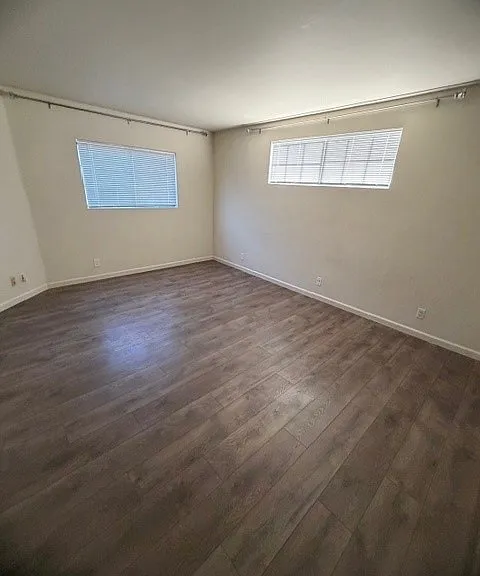 18435 Keswick St #13 — Photo 18