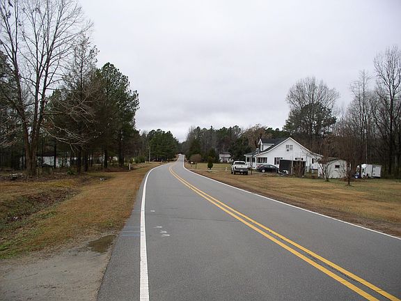 5th image of Luna Rd