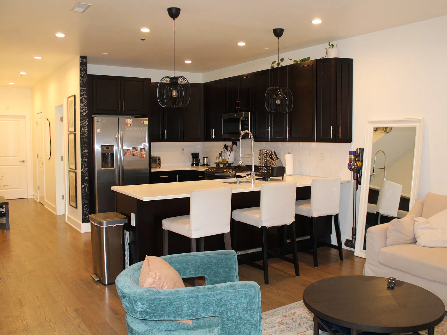 2 bed, 1569 sqft, $2,600 — Photo 2