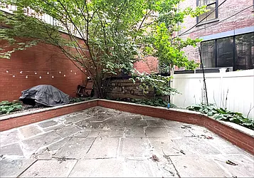 Rented by KNOCKKNOCK LLC