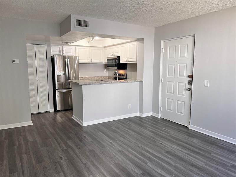 1st image of 718 Executive Center Dr APT 24