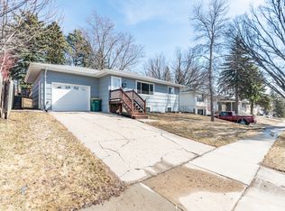 1223 N 17th St, Bismarck, ND 58501
