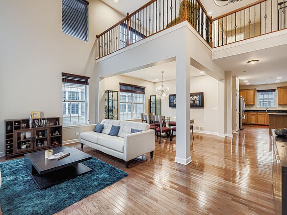 5th image of 2224 Amelia Ln