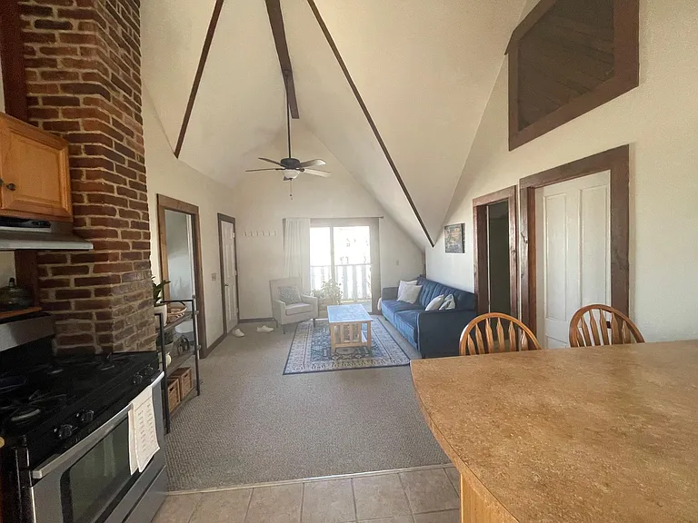 3 Courtyard Cir #3 — Photo 8