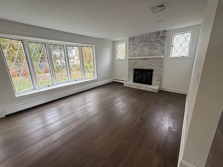 71 Tiffany Dr — Photo 5