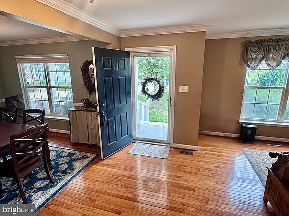 4th image of 29 Webb Ct