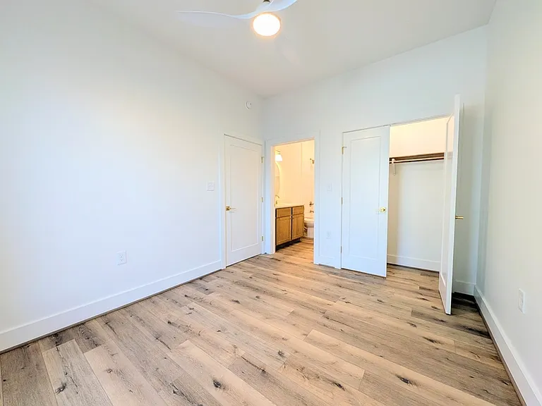 5900 Fort Ave #2 — Photo 4