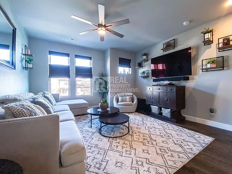 1057 Mariposa St — Photo 4