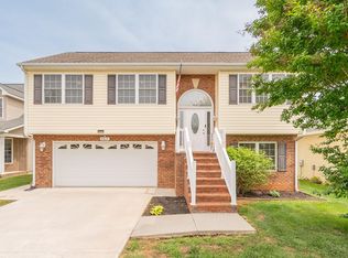 4613 Whispering Willow Ln NW, Roanoke, VA 24017