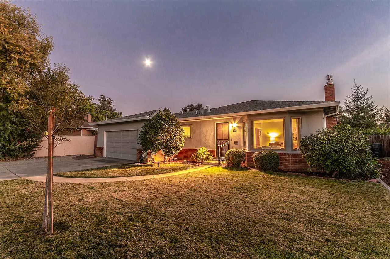 4347 East Ave photo 1