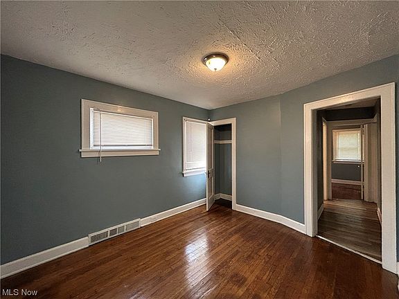 3rd image of 10613 Avon Ave