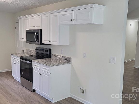 5th image of 736 Morningside Dr