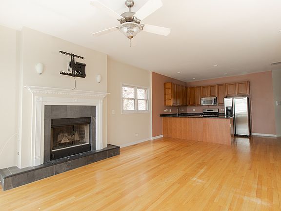 5th image of 825 W Eastwood Ave APT 2E