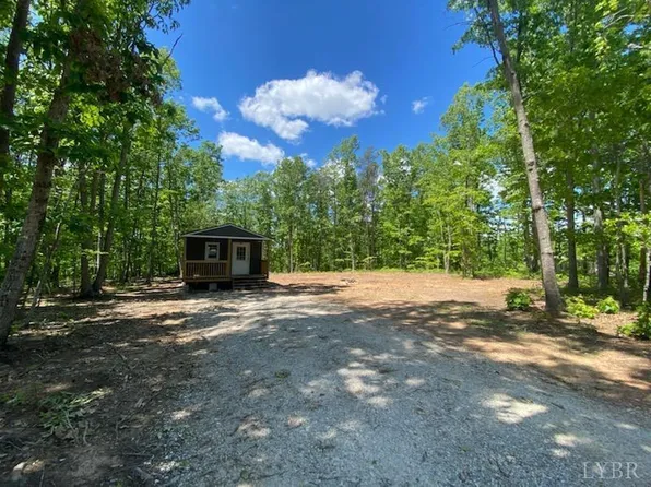 1583 Oak Ridge Rd, Appomattox, VA 24522