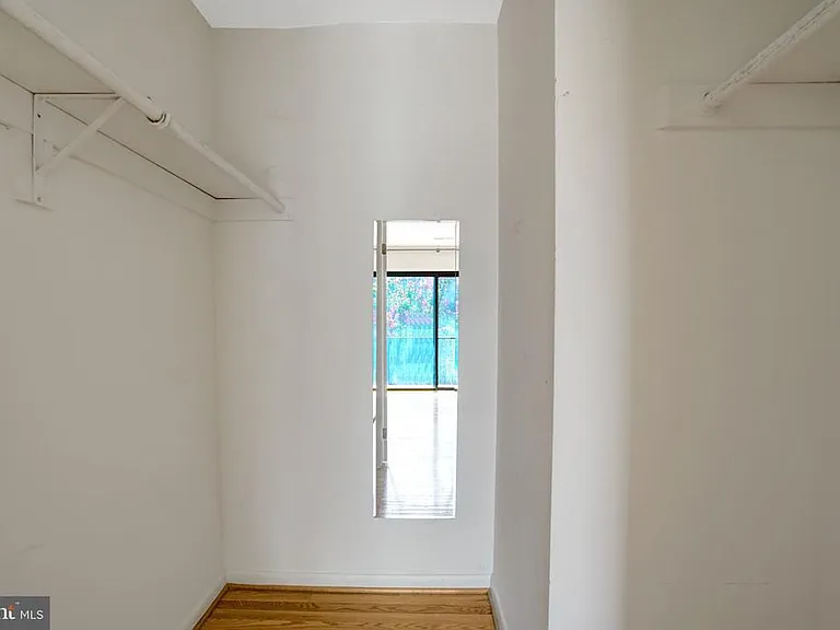 203 W Glendale Ave — Photo 59