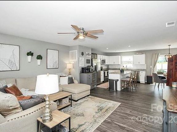 5th image of 5316 Merwyn Ave