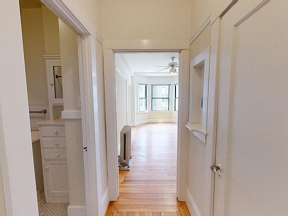 5th image of 530 Stockton St APT 301